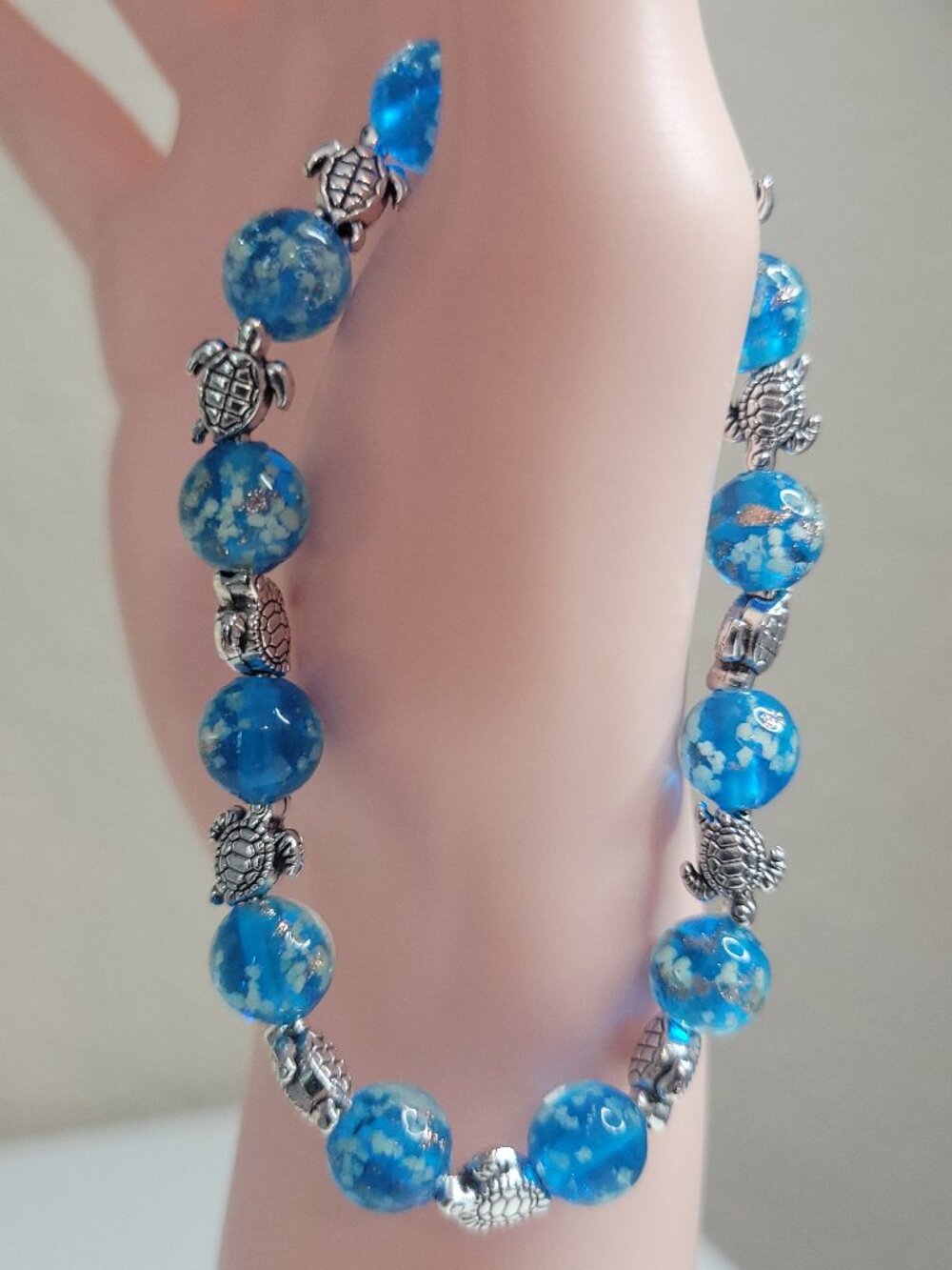 NWT Artisan Glow In The Dark Glass Deep Blue Sea Turtles Stretch Bracelet Custom